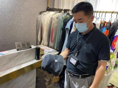 南山四商家因銷售假冒LV、Gucci產品被立案調查，市場調查揭示仿冒品流通隱憂
